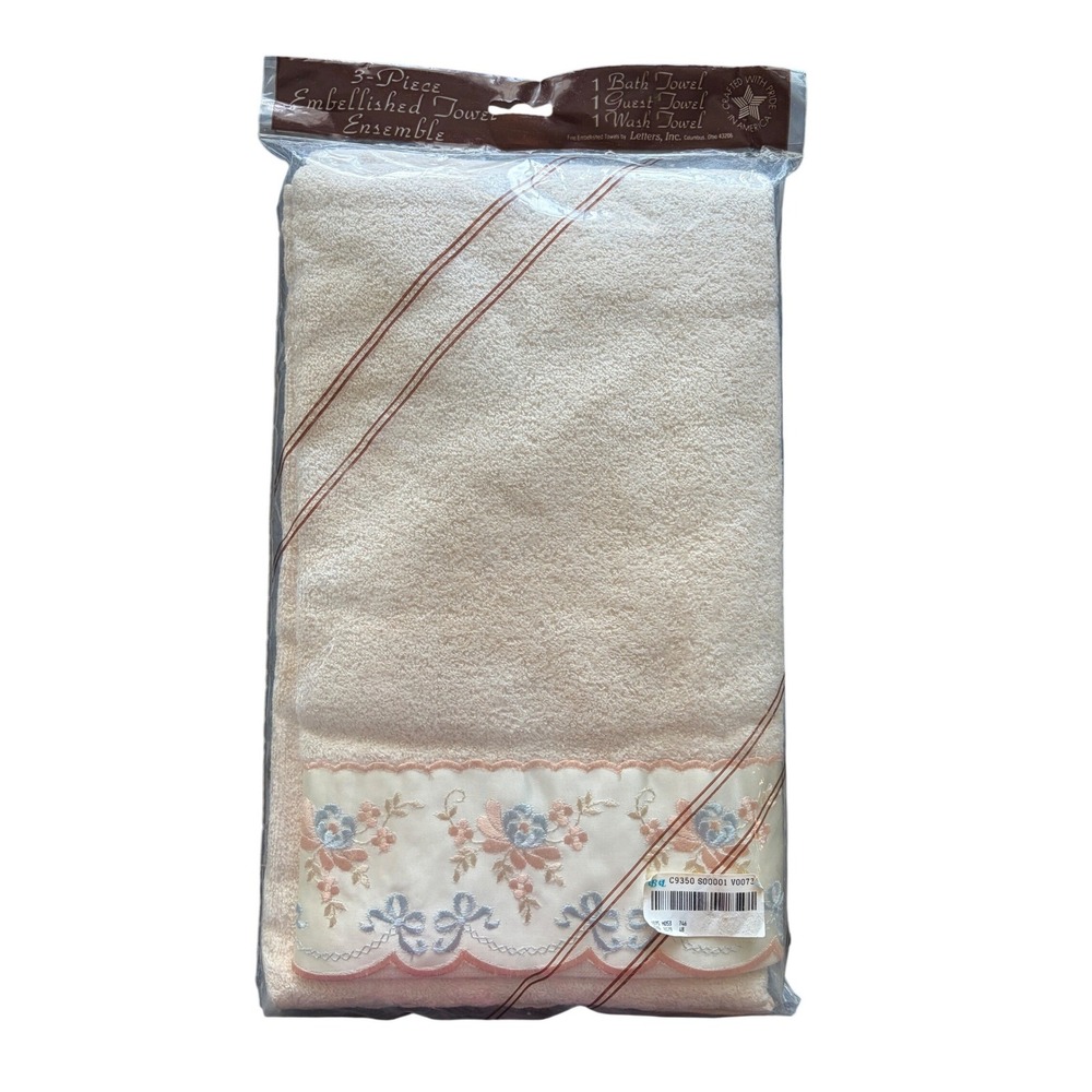 NOS Vtg Letters Inc 3 Piece Embellished Towel Set Floral Bow Cream Made in USA